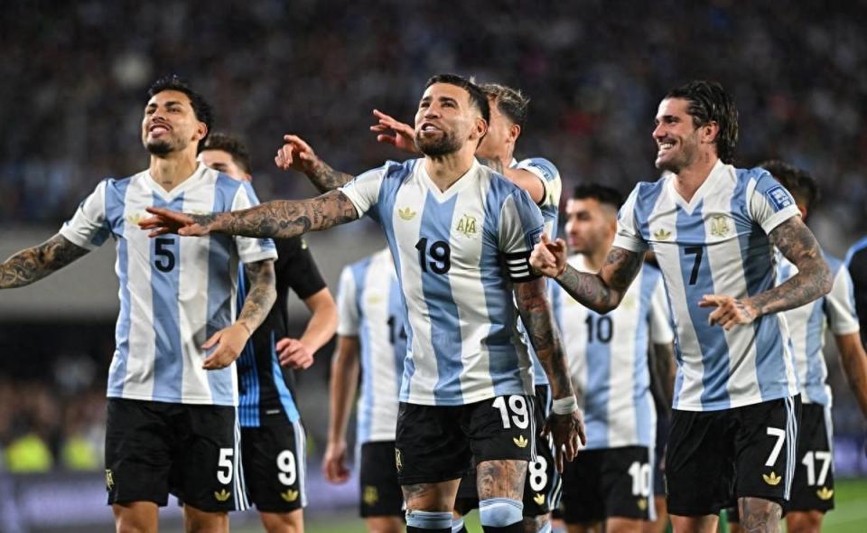 生涯, 的队伍, inews